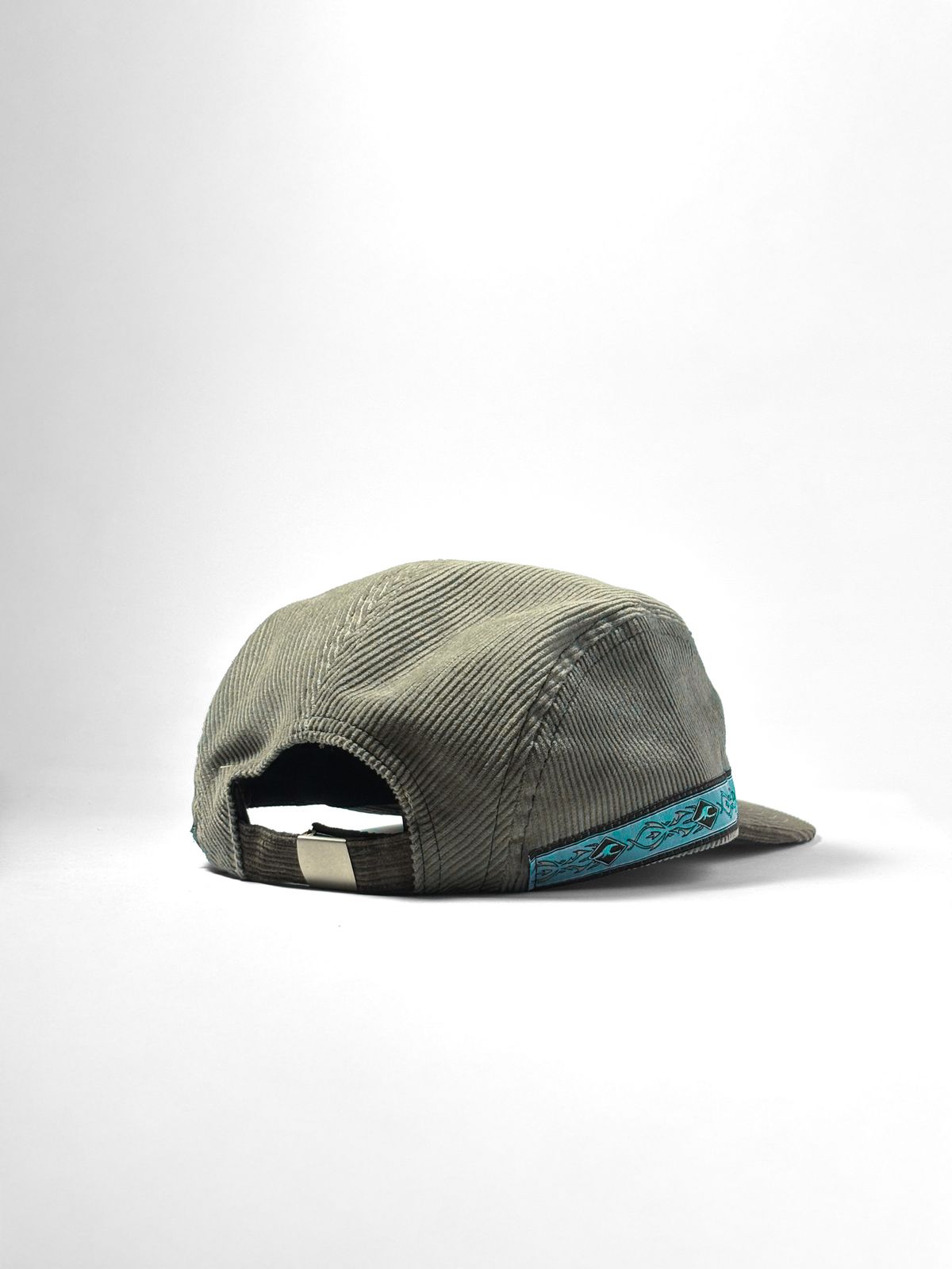 Gorro Locals Only de atrás, de costado
